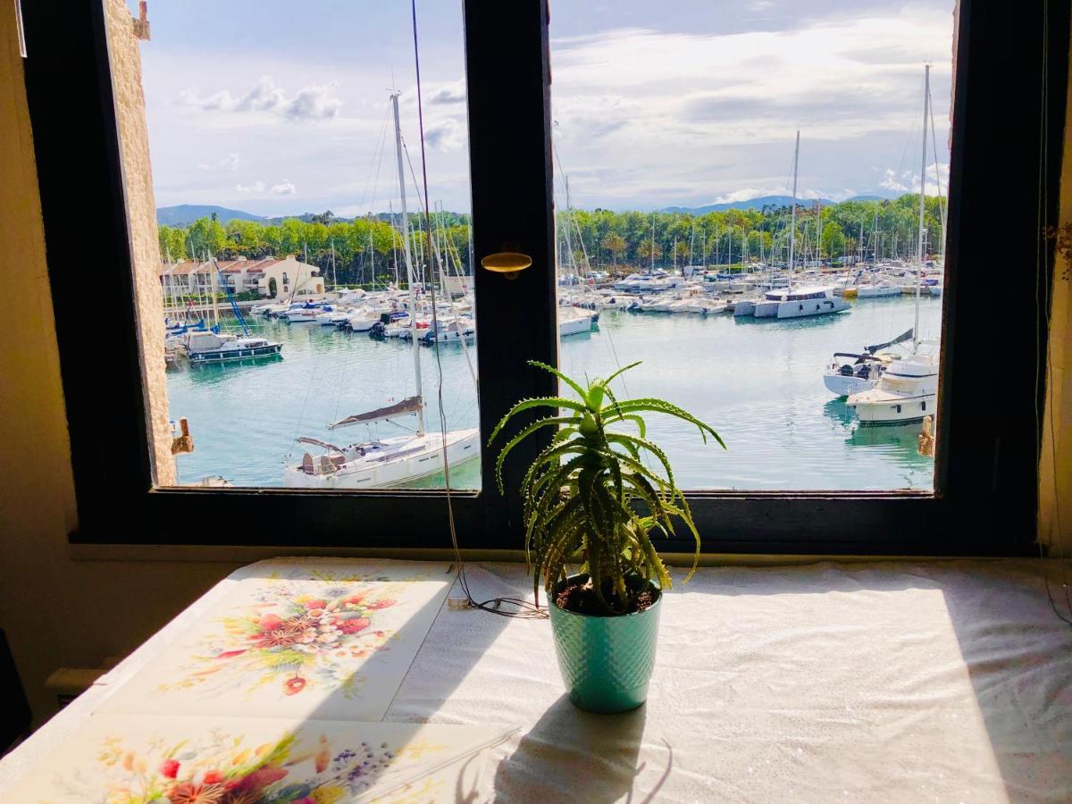 Apartamento Petit Cocon Magnifique Vue Sur Marina Dans Le Golfe De Saint Tropez Cogolin Exterior foto